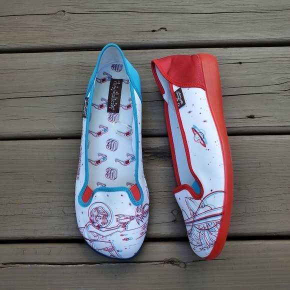 Chocolaticas 3D 3 Dimension Red Blue Hot Chocolate Designs Retro Slip-On Flats - Picture 3 of 10
